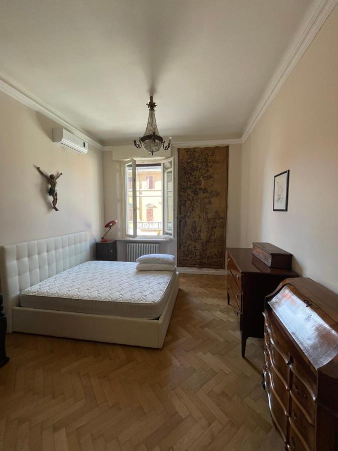 Elegante Appartamento In Centro A Чезена Экстерьер фото