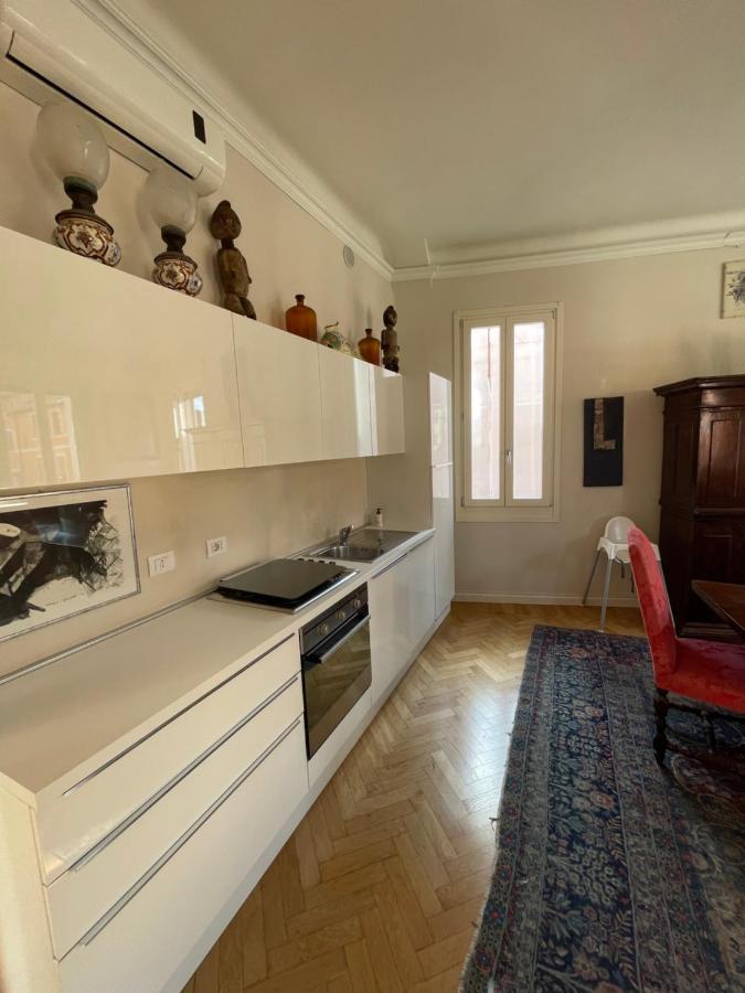 Elegante Appartamento In Centro A Чезена Экстерьер фото